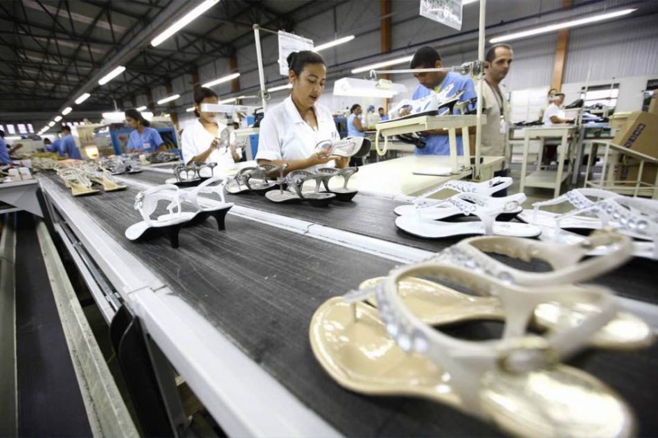 Indústria de calçados demite 500 funcionários em Sergipe e Governo se coloca à disposição para ajudar