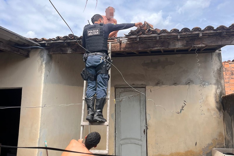Polícia Militar resgata idoso de telhado na cidade de Itabaiana – PMSE