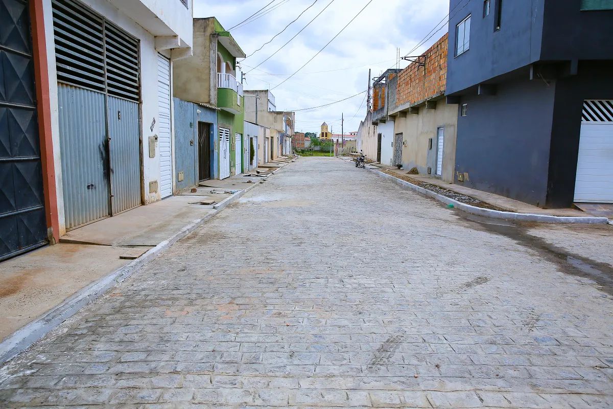 Prefeitura de Lagarto avança com calçamento em mais três ruas no Alto da Boa Vista