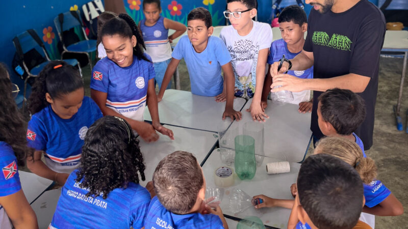 Oficina de brinquedos recicláveis da Prefeitura de Lagarto encanta estudantes da Escola Municipal Pedro Batista Prata