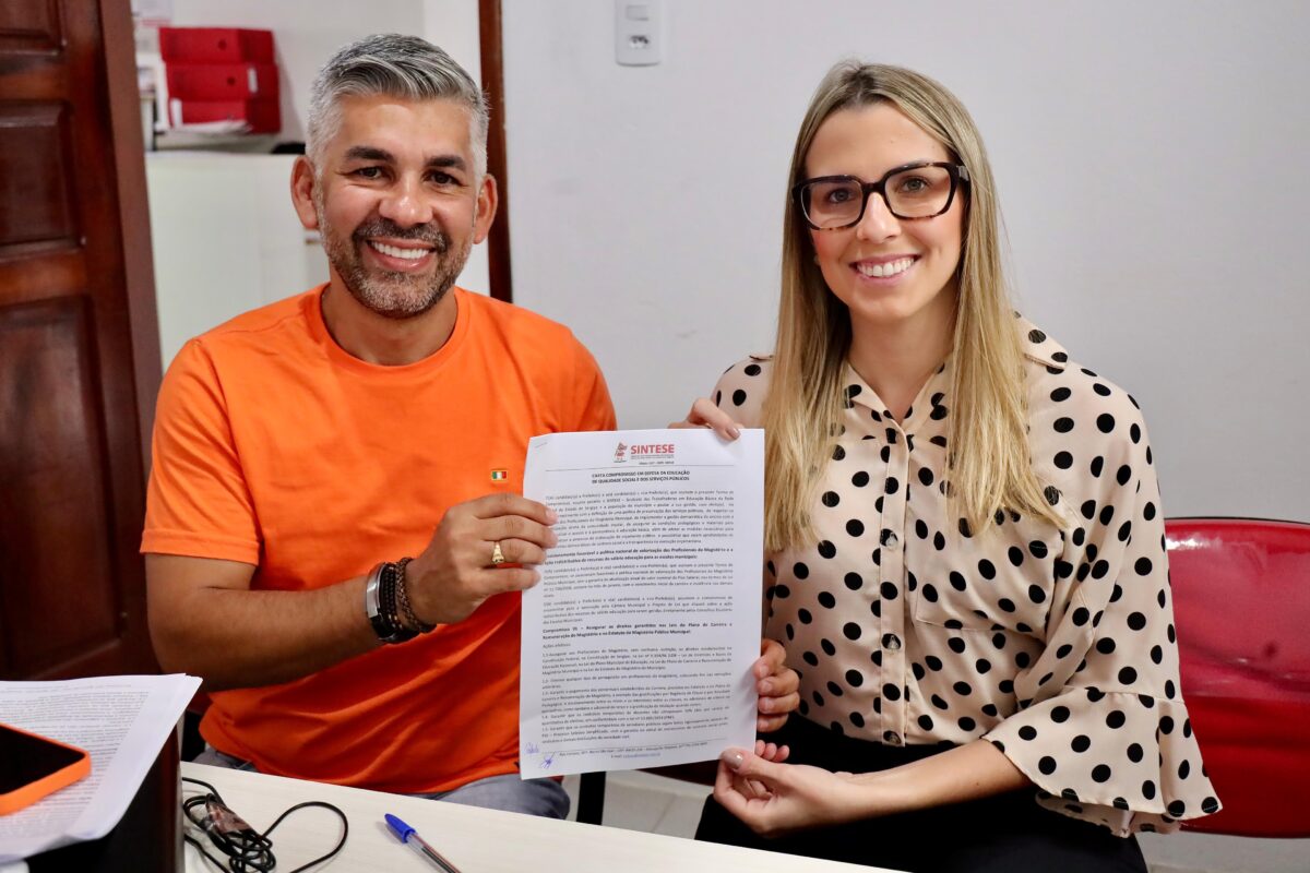 Rafaela e Fábio Frank assinam carta-compromisso pela valorização do magistério em Lagarto