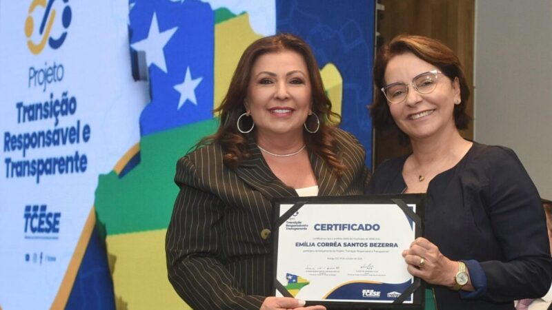 Emília Corrêa participa de evento no TCE para garantir transição responsável e transparente em Aracaju