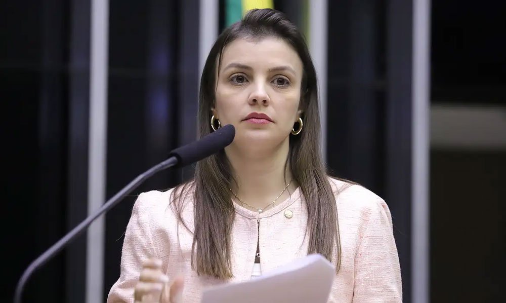 Deputada federal acusa marido de agressões físicas e psicológicas