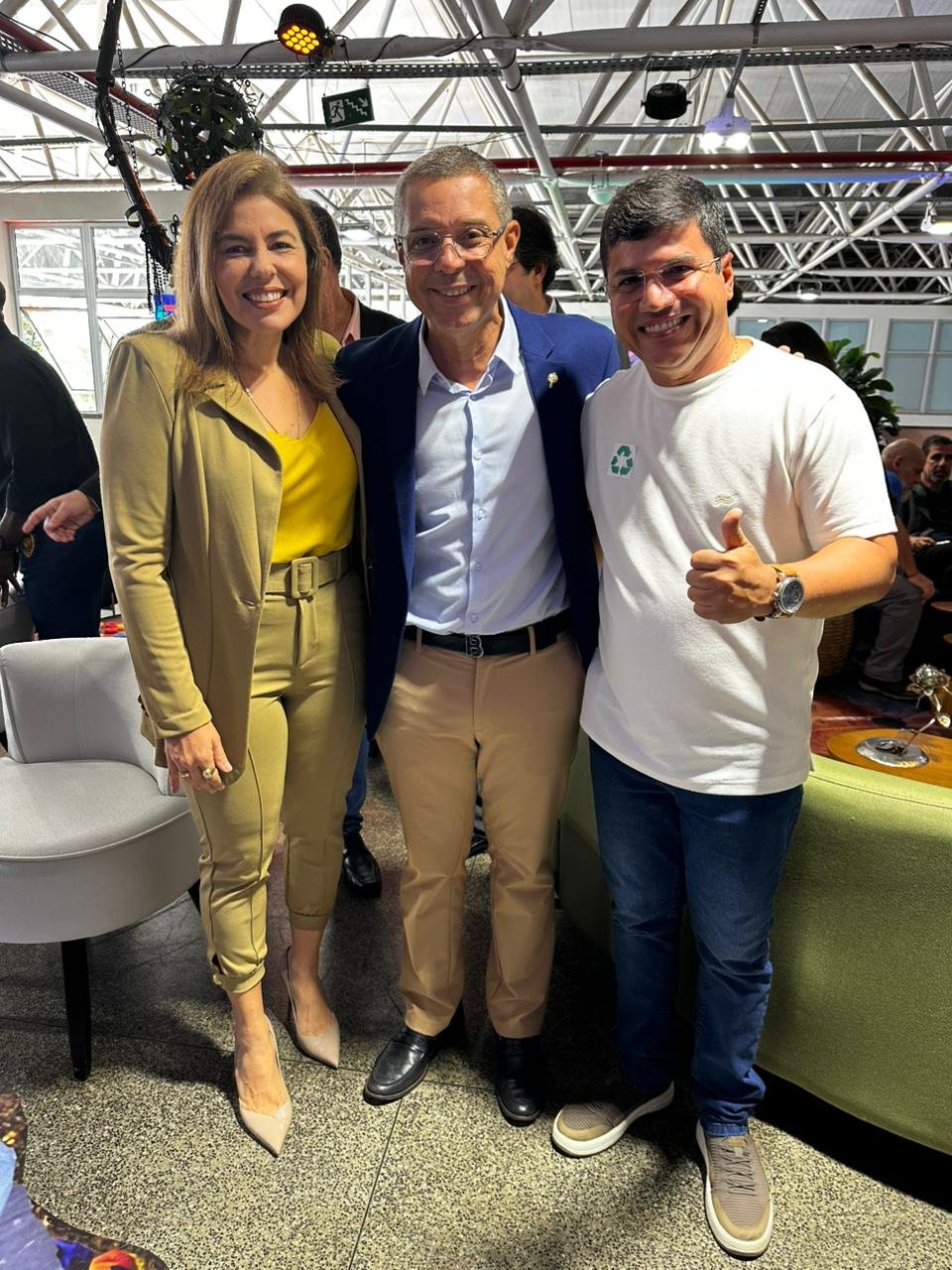 Edson Xaropinho prestigia lançamento do Programa Pró-Catadores ao lado de autoridades estaduais
