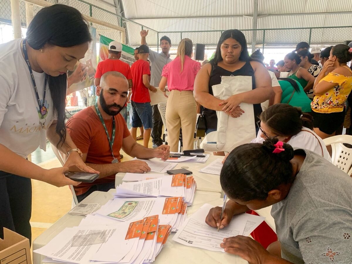 Governo de Sergipe reforça assistência dos agricultores com entrega dos cartões Mão Amiga em Cristinápolis